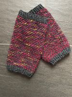 HANDGESTRICKTE PULSWÄRMER / HANDSTULPEN AUS WOLLE