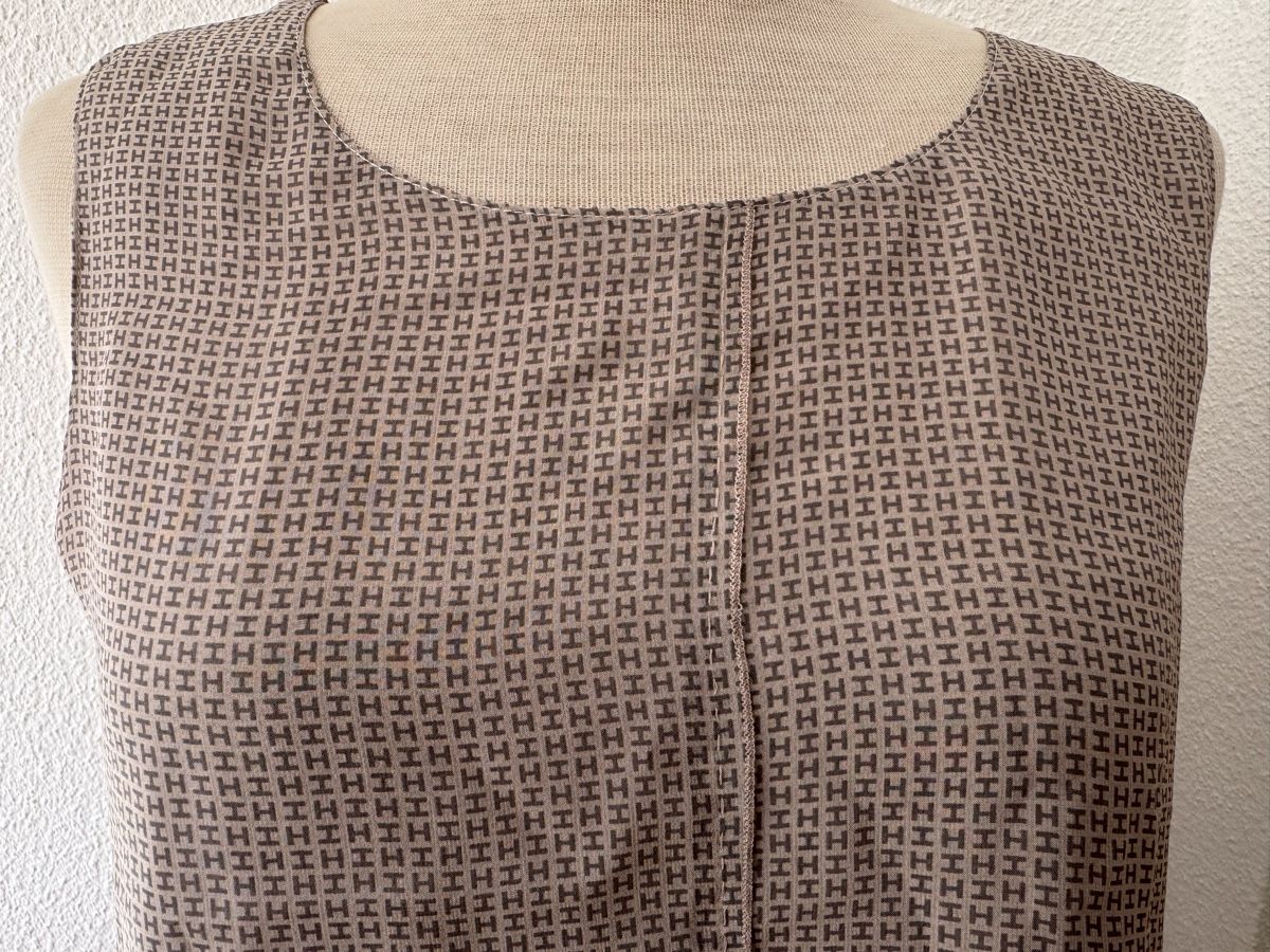 Hemisphere Top:  HEMISPHERE top en soie beige imprimé taille M – Nuovo (secondo la descrizione) da Morges venduto da sandy069 1