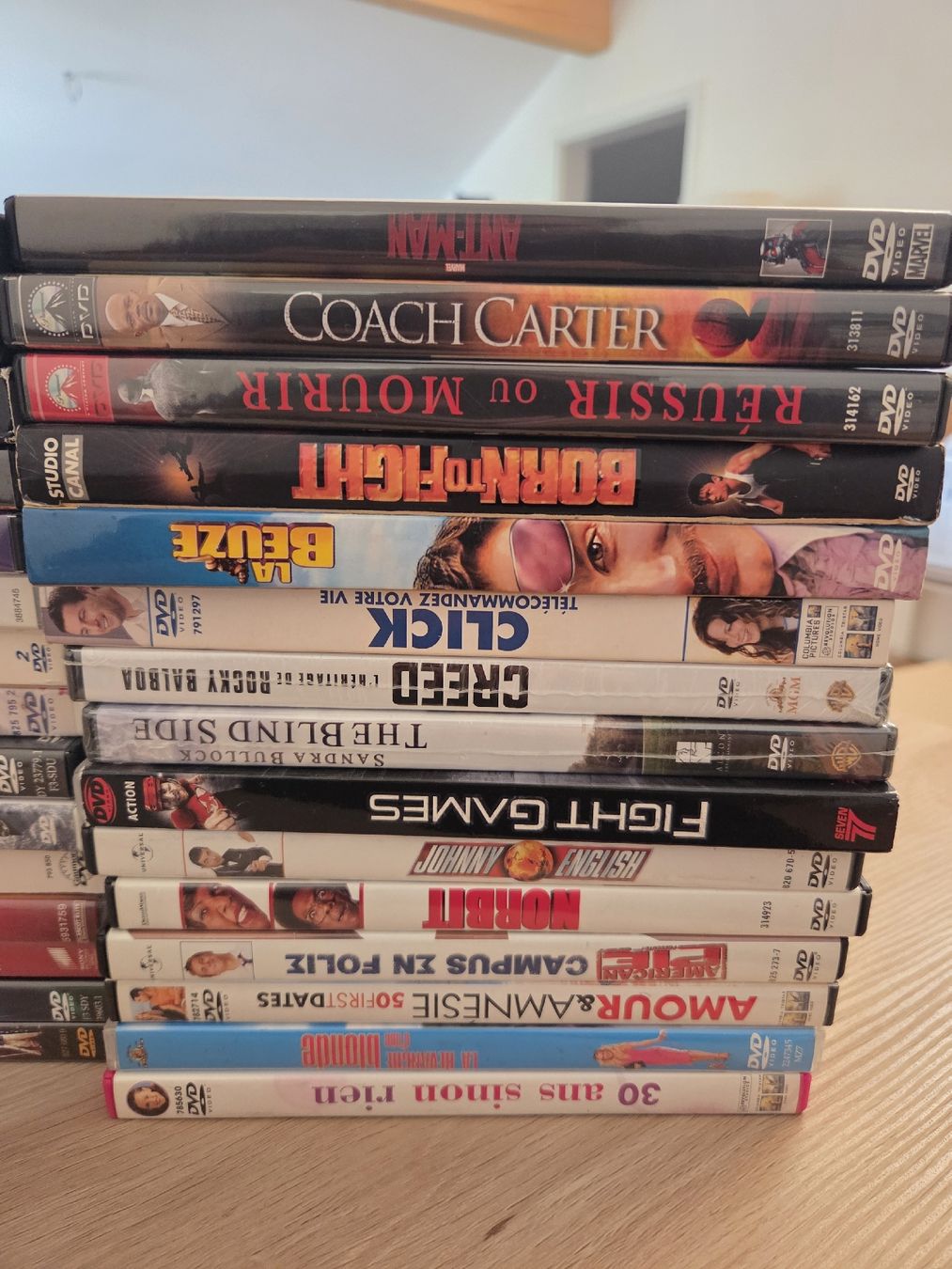 Tutti i DVDs: Gros lot de 47 DVD  – Usato da Tramelan venduto da mic_5lzm