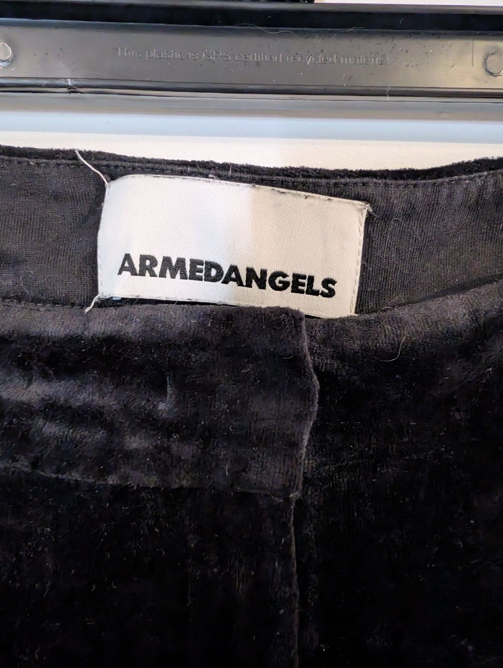 Armedangels Pantaloni: Armedangels Hose Samt Schwarz Grösse M  – Usato da Unterengstringen venduto da Freeskier02 2