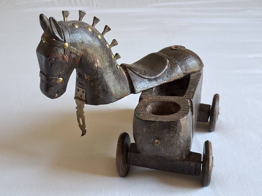 Statuette: Antikes Holzpferd auf Rädern – Usato da Wabern venduto da amo_pp26 2