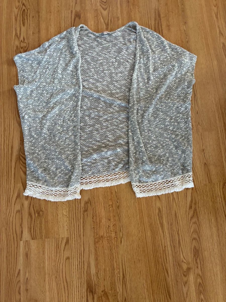 Esprit Lotti di vestiti: Strickjacken Set Esprit  – Usato da Rotkreuz venduto da ZG6343