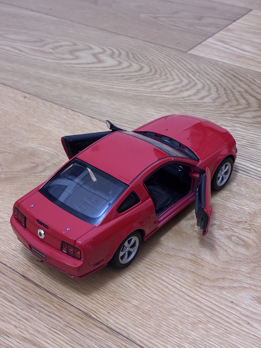 Ford Modellautos: 2005 Ford Mustang GT 1:24 – Gebraucht aus Montagnola von ciain67 2