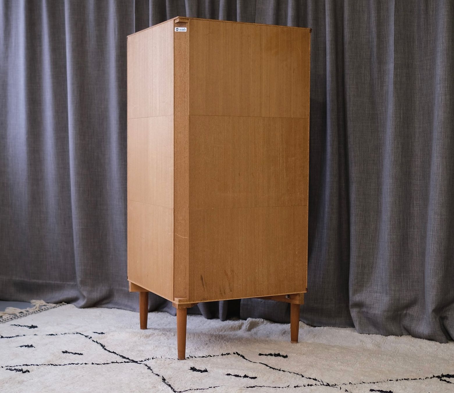 Cassettiere: Danish Corner Cabinet by H. W. Klein for Bramin, Denmark – Usato da Bern venduto da Zmodern_VIN 8