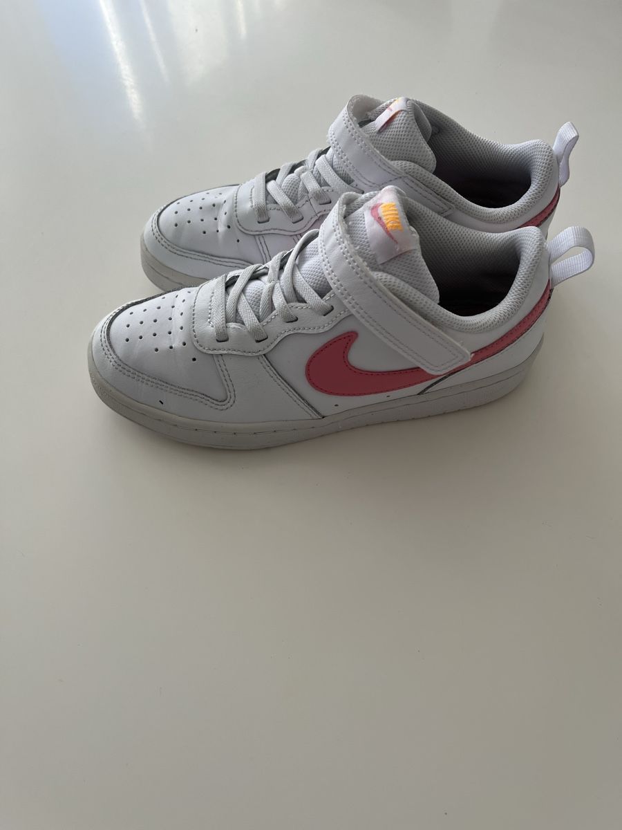 Nike Schuhe für Mädchen: Nike sneakers  Gr.35 – Gebraucht aus Genève von zuz_rd69