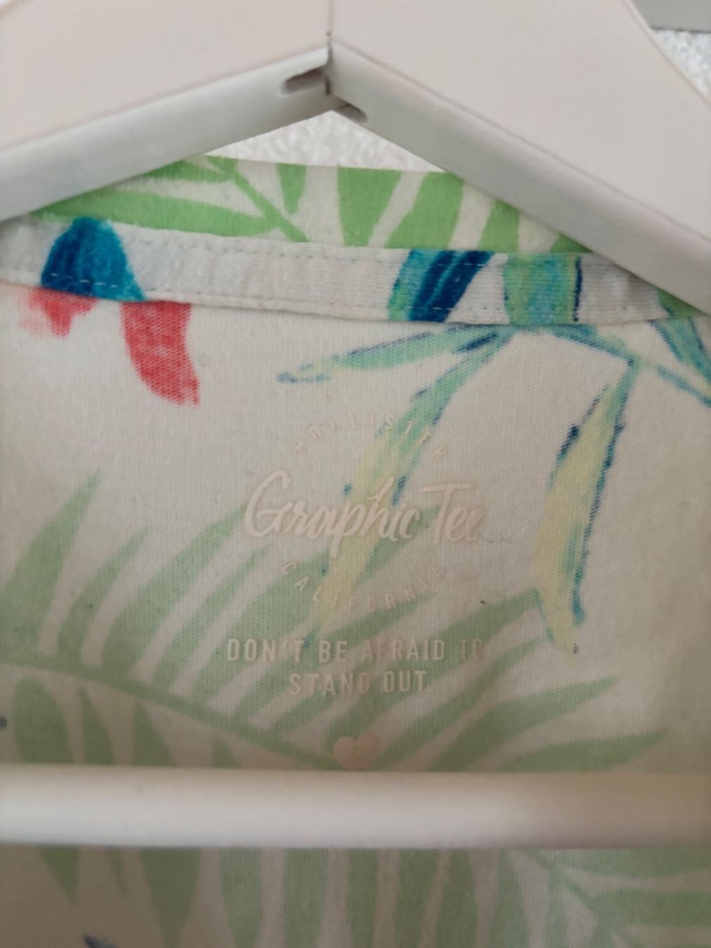 Hollister T-Shirts: T-shirt plusieurs couleurs – Gebraucht aus Grandvillard von Elsa.Del 2