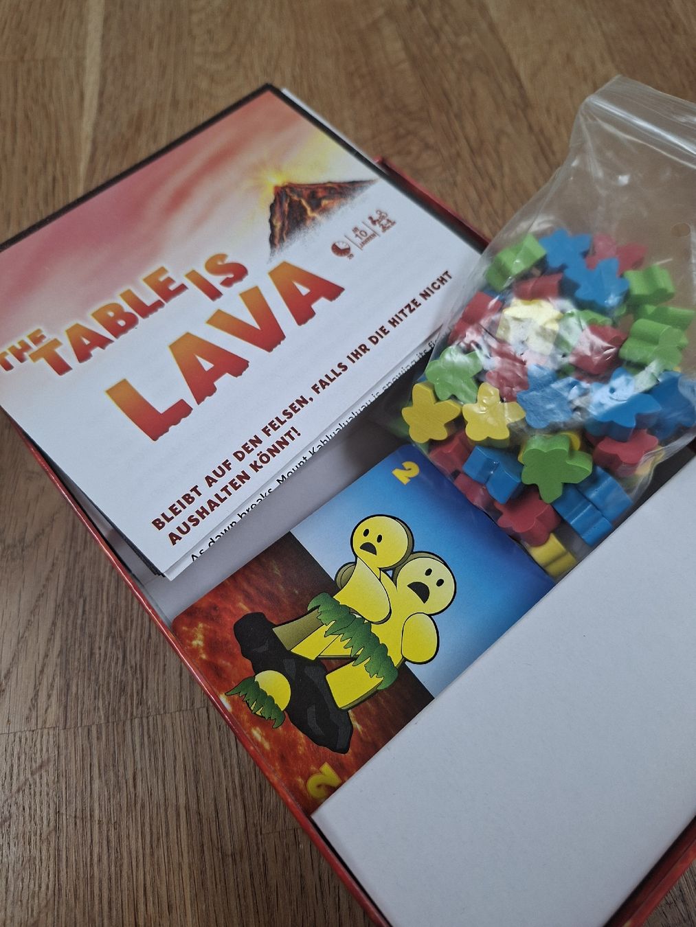 Spiele: The Table Is Lava - Wurf-/Schnips-Spiel – Gebraucht aus Hindelbank von reidi84 2