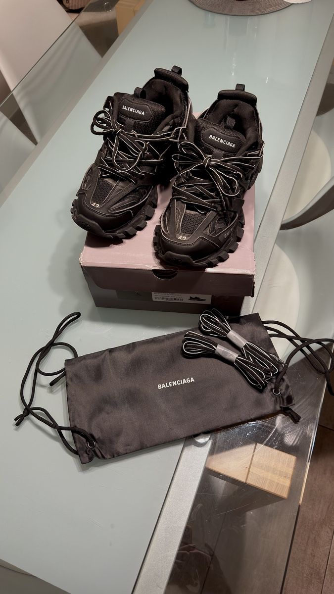 Balenciaga Scarpe da uomo: Balenciaga track taille 42 – Usato da Bramois venduto da thomaasv2 1