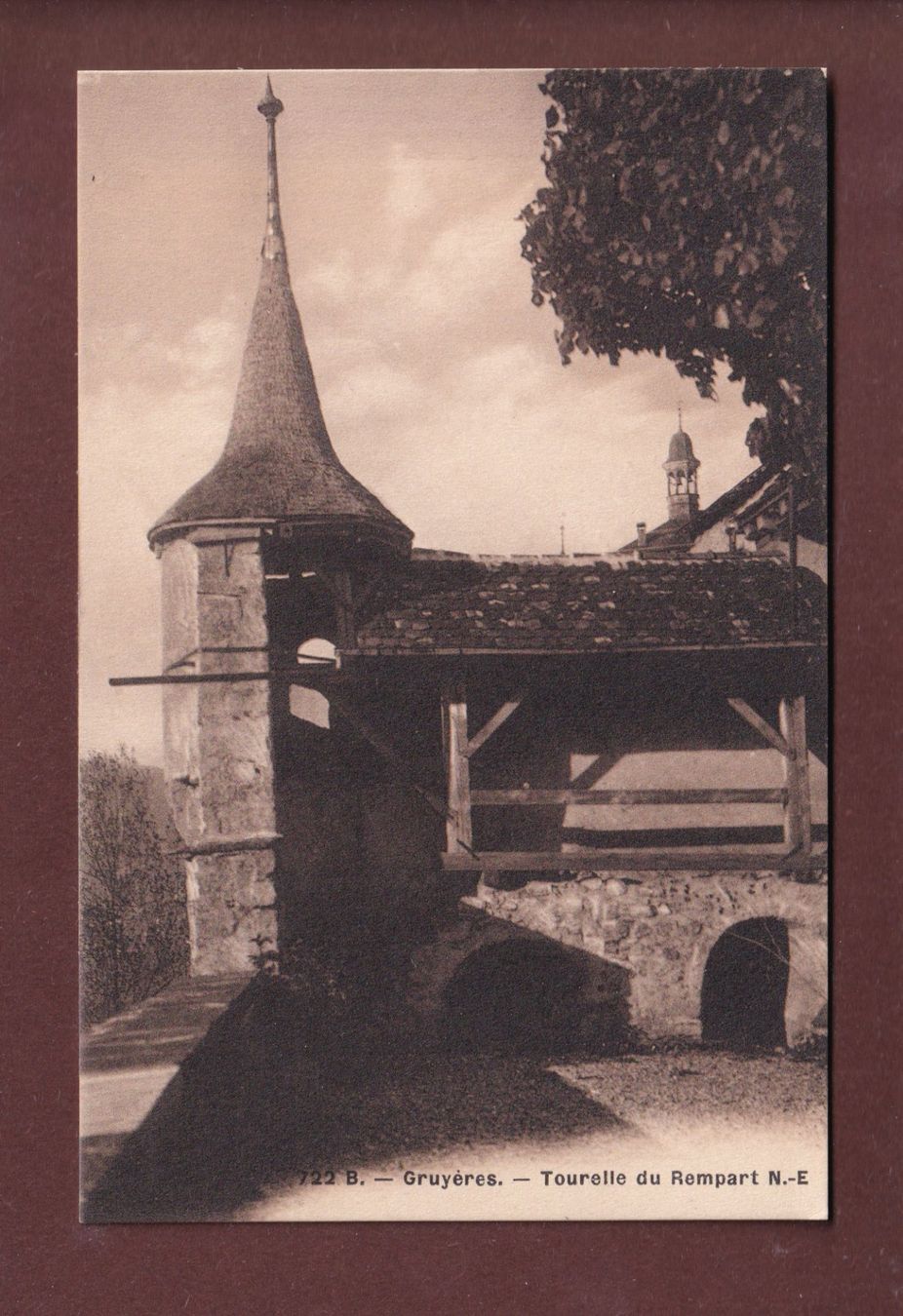 Cartoline postali: GRUYERES - Tourelle du Rempart – Usato da Pully venduto da nicecards