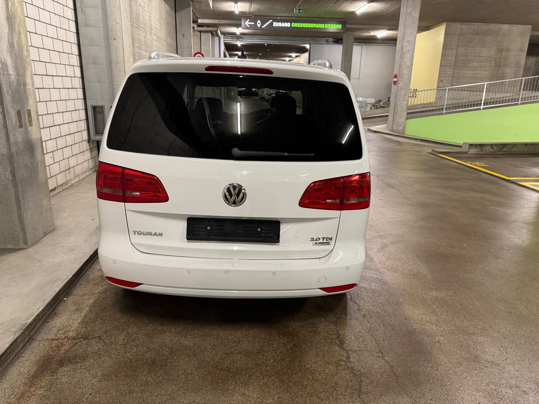 VW Automobili: VW TOURAN 2.0TDI DSG – Usato da Arbon venduto da togo12 3