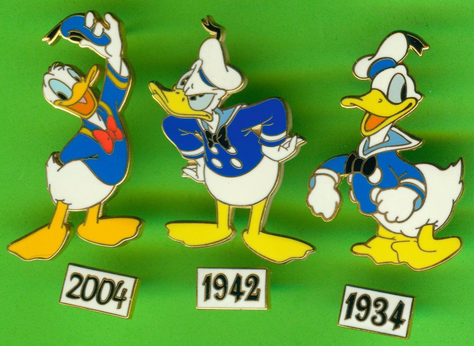 Disney Placchette & Badge: 6 Pins Disney   DONALD DUCK – Usato da Winterthur venduto da Sammleroase