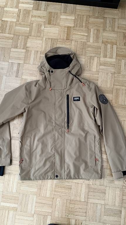 Giacche: Ski- Snowboardjacke Dope Gr. L – Usato da Ebikon venduto da CorinaD01