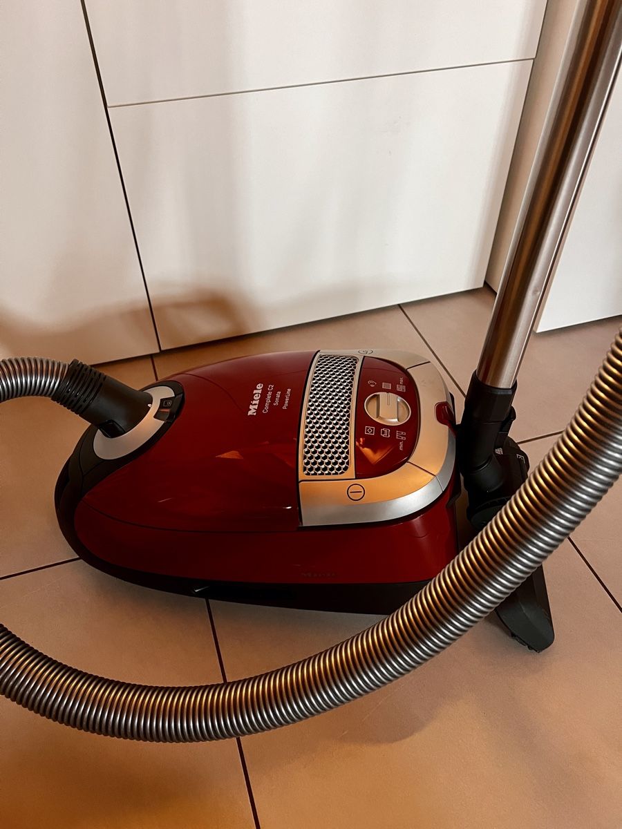 Miele Staubsauger & Zubehör: Miele Complete C2 – Gebraucht aus Winterthur von Concorde12