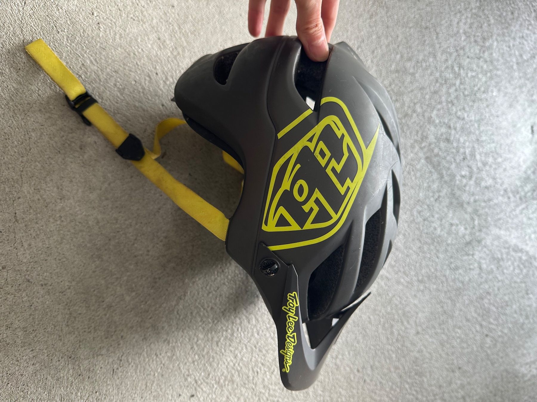 Troy Lee Caschi: Troy Lee Design bike helmet – Usato da Dallenwil venduto da ZD2019 1