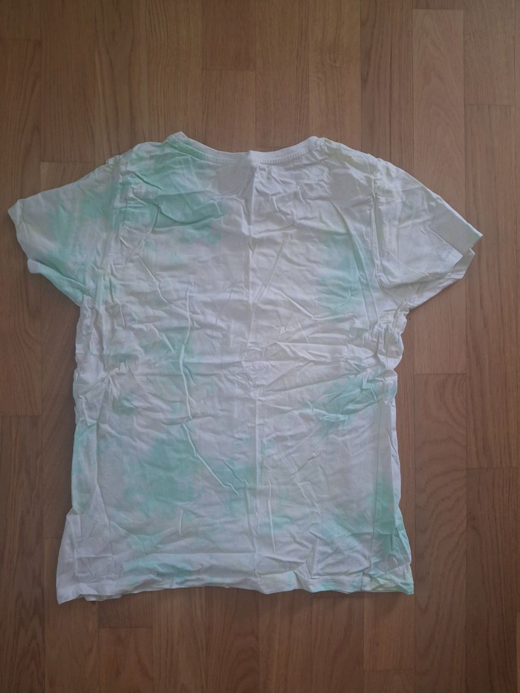 T-shirt: Batik T-Shirt – Nuovo (secondo la descrizione) da Luzern venduto da gab_726g 1