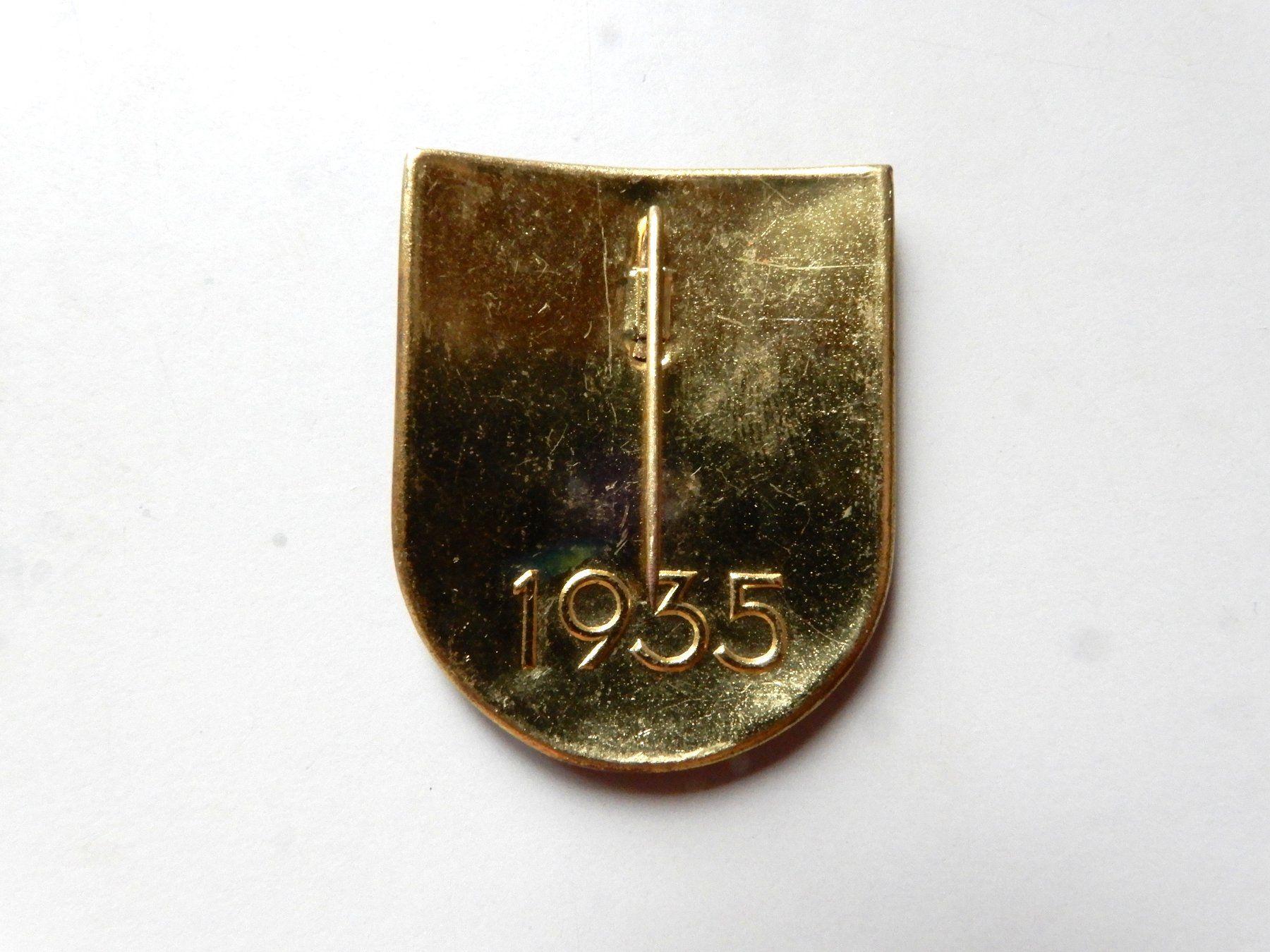Swiss Plaketten & Abzeichen: 1. August 1935 – Gebraucht aus Senèdes von Framboise52 1