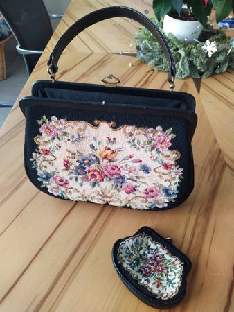 Schicke Gobelin Handtasche und Portemonnaie mit Blumenmuster