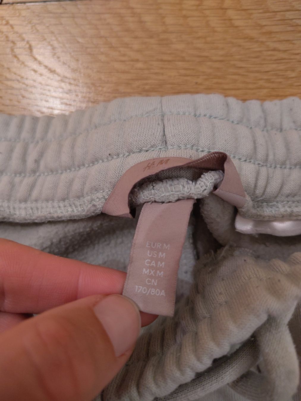 H&M Tute: Jogginganzug – Usato da Bern venduto da Linii 4