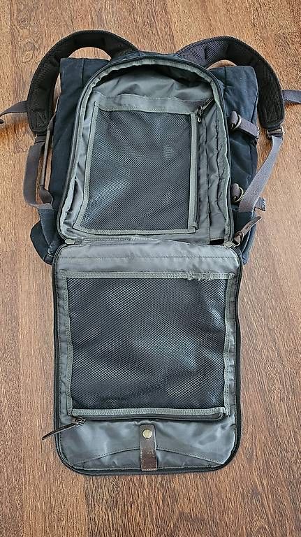 Zaini: Property of ... Rucksack Karl Travel Backpack – Usato da Uitikon Waldegg venduto da hddinu 3