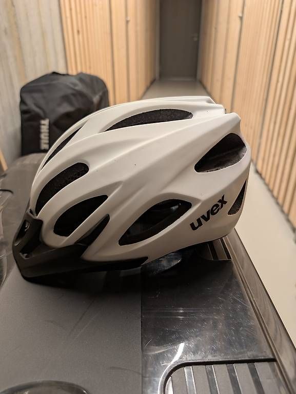 Caschi: Fahrradheld UVEX weiss – Usato da Chur venduto da Sar_ah 2