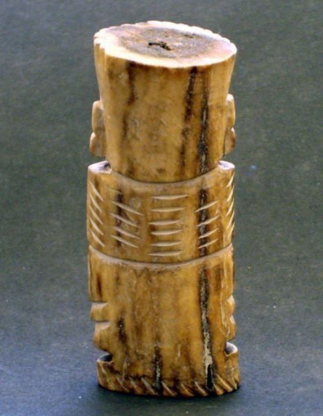Sculptures & Statues: Handgeschnitzte Knochen-Figur eines Kriegers oder Adligen – Neuf avec emballage d'origine à Geroldswil par ARTEFACTO 2