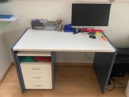 Gut erhaltener Schreibtisch mit Schubladen, Top Zustand!