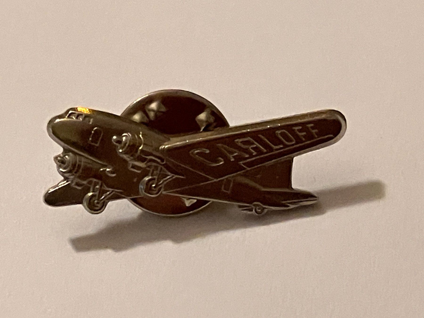 Placchette & Badge: 1 Pin Carloff Flugzeug – Usato da Basel venduto da djwwpp