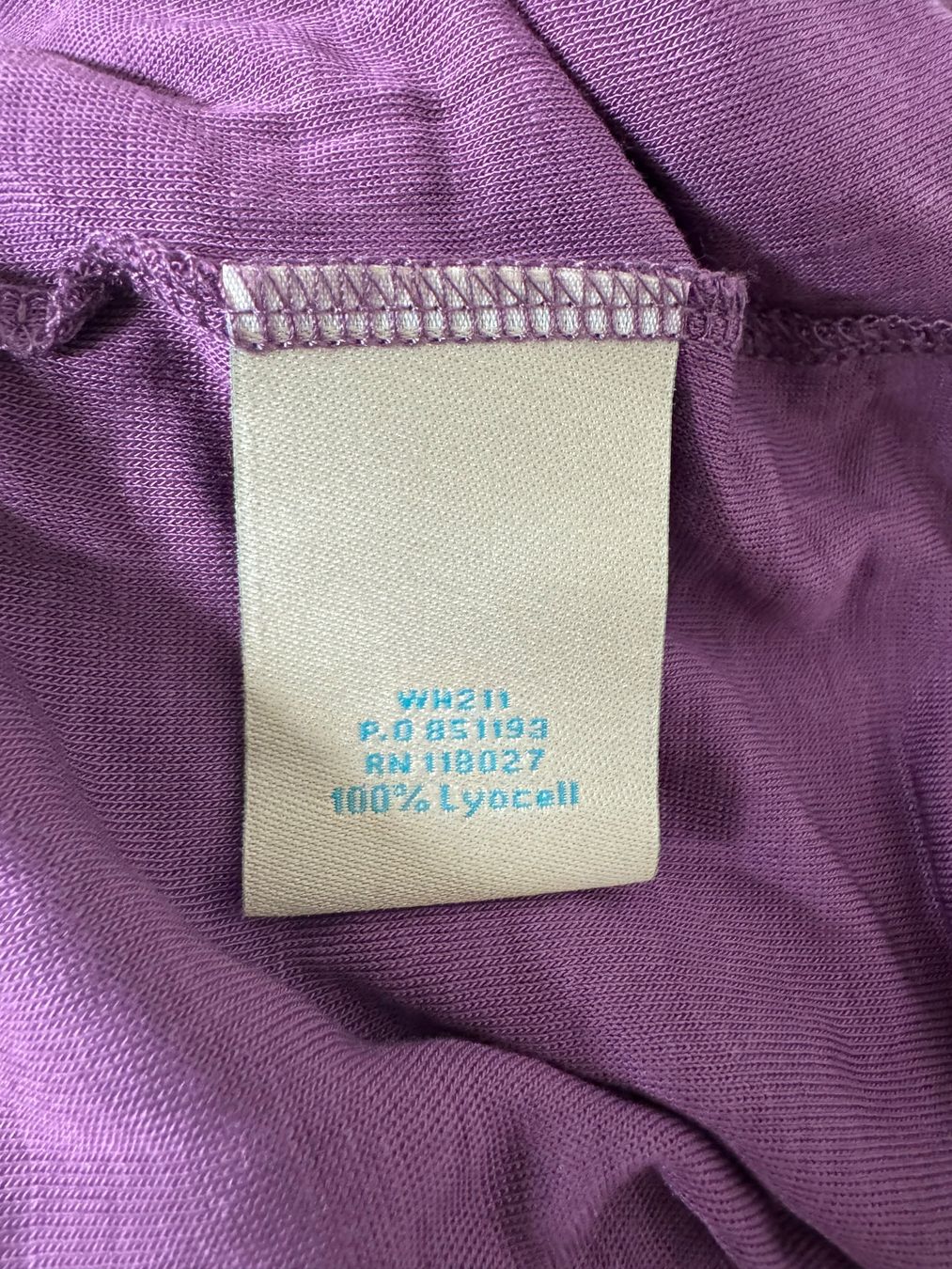 Vestiti: Komfortables violette Kleid von Boden mit auffälligem Muster – Usato da Zürich venduto da van_5xbk 5