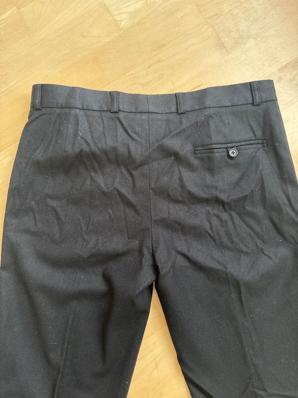 Pantaloni: JOSEPH Wool trousers with satin stripe on the side – Usato da Winterthur venduto da Emma0312 2