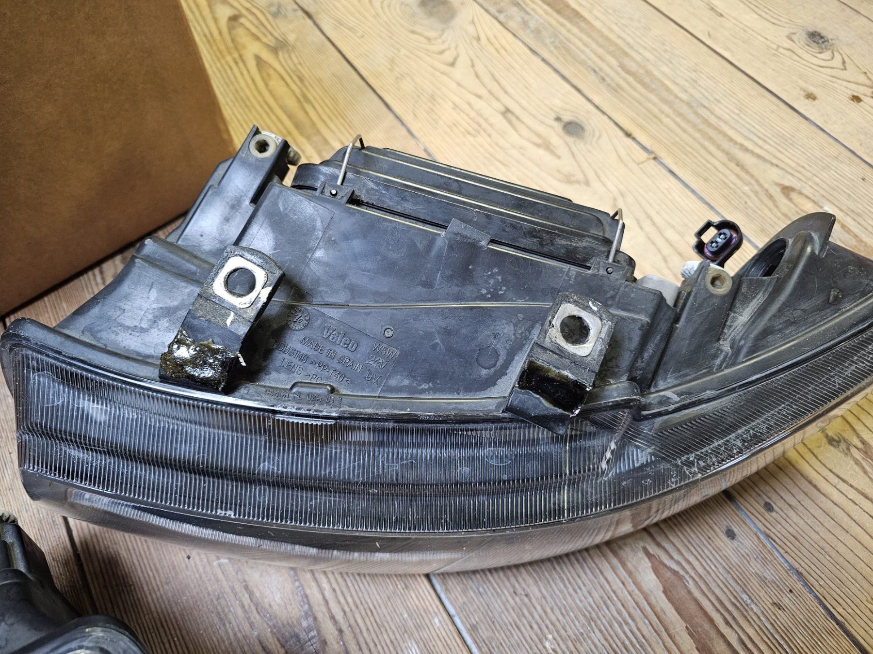 Seat Fari: Seat Leon 1m Scheinwerfer Original – Usato da Wohlen AG venduto da stifno-industries 1