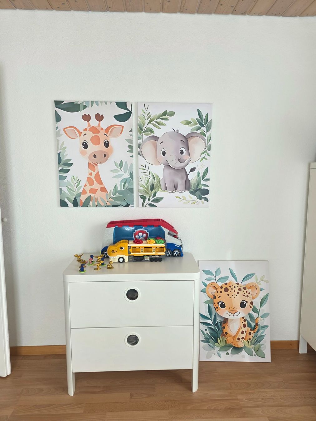 Ikea Armadi: Kinder Ikea Möbel Set, Schrank, Kommode, Teppich, 3 Bilder – Usato da Scherzingen venduto da Benjanil 4