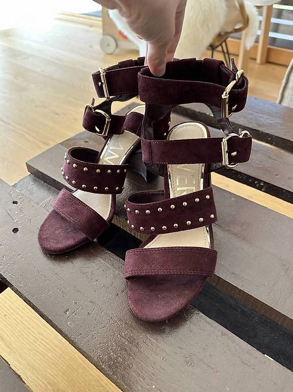 Scarpe da donna: Sandales à talons 38 – Usato da La Neuveville venduto da ste_rk86 2