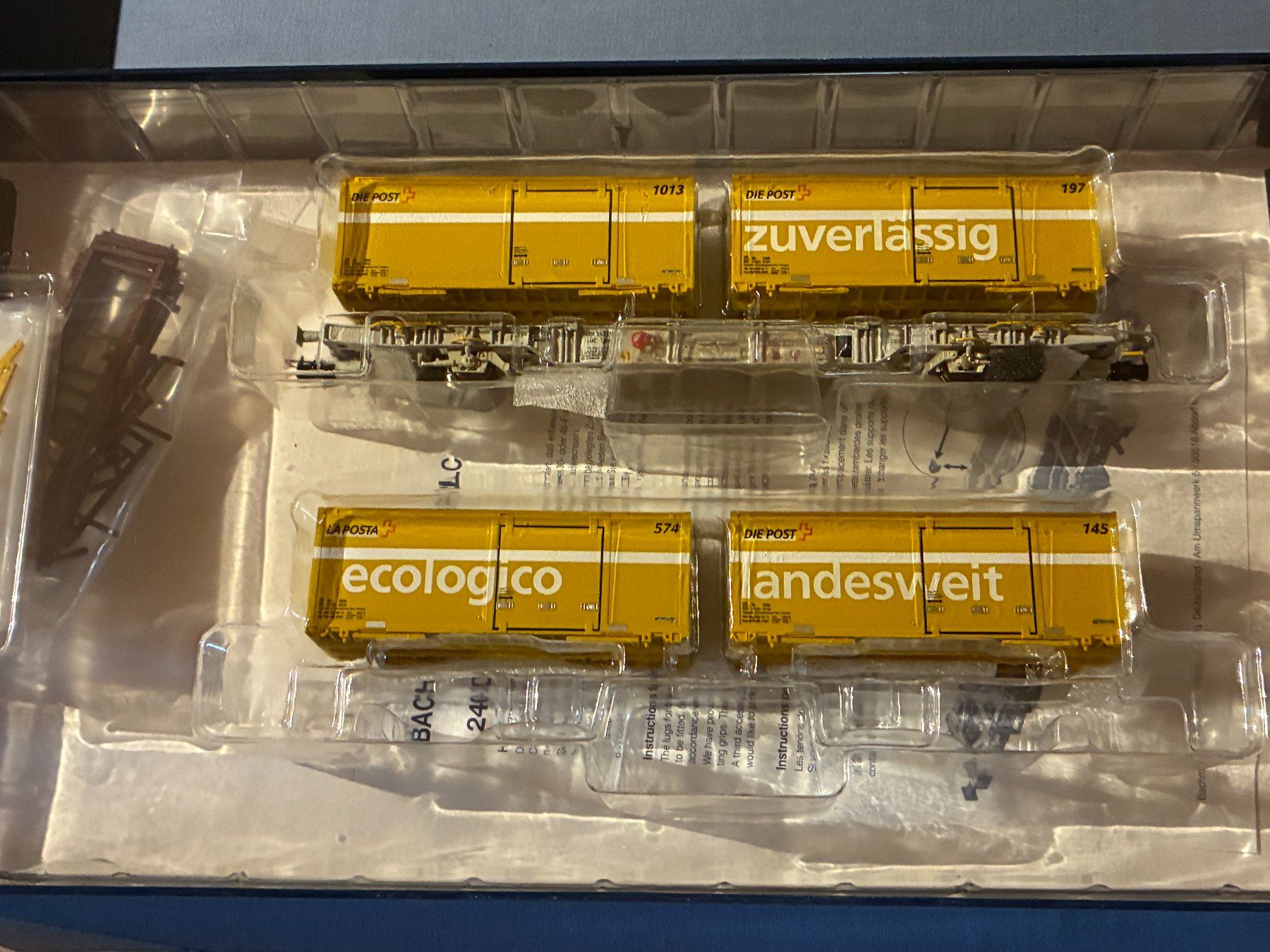 Liliput Modellini di ferrovie: SBB Containertragwagen-Set "Schweizer Post" / Liliput 240040 – Nuovo (secondo la descrizione) da Kölliken venduto da Tbutz 1