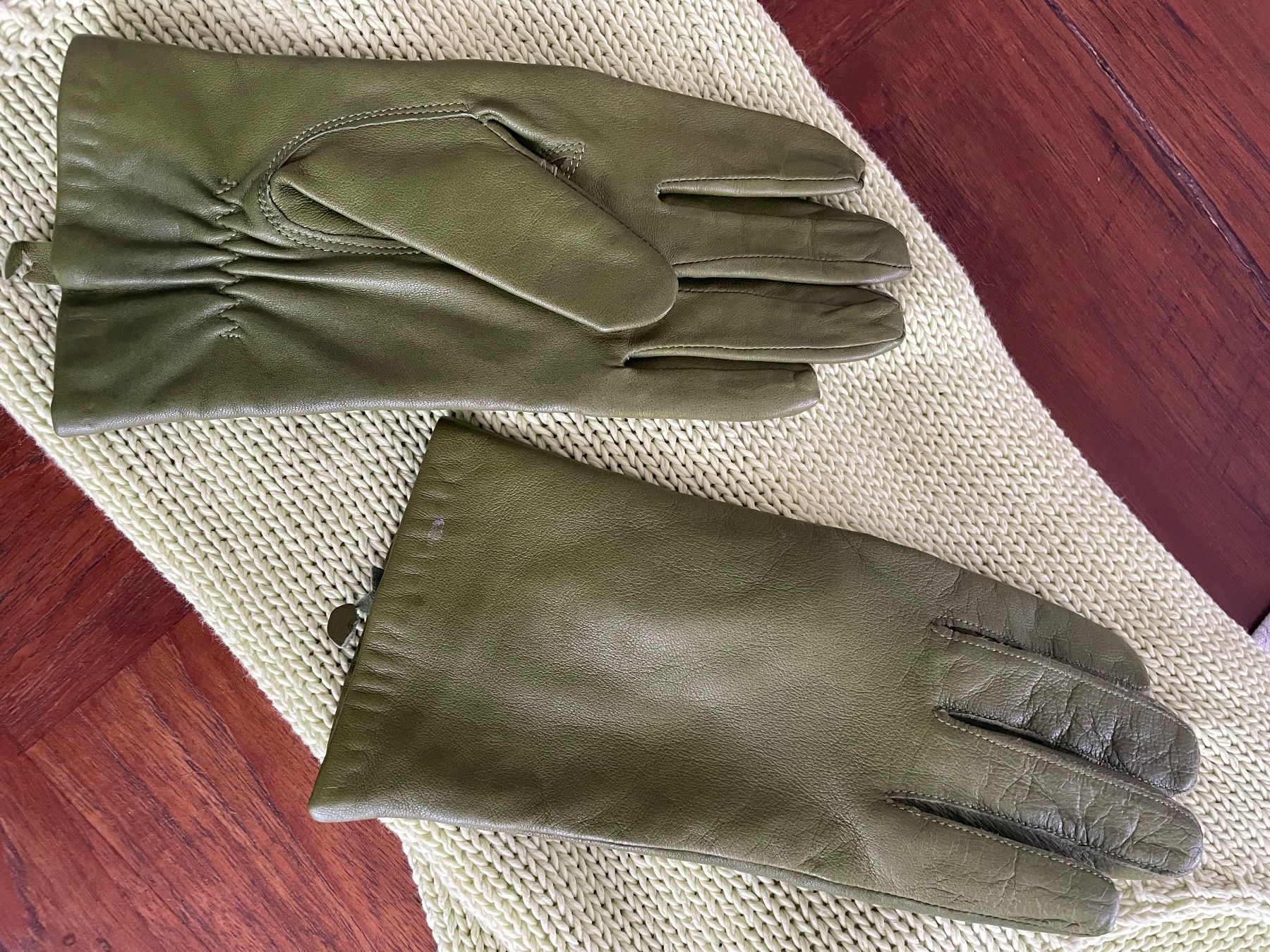 Handschuhe & Handstulpen: Tolle moosgrüne Echtleder-Handschuhe – Gebraucht aus Huttwil von heinzdaniel63