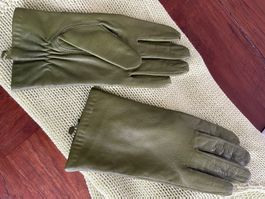 Tolle moosgrüne Echtleder-Handschuhe