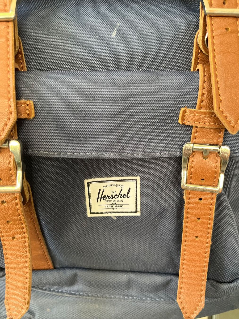 Herschel Sacs à dos: Originaler dunkelblauer Herschel Rucksack – D'occasion à Zürich par giu_j77x 3