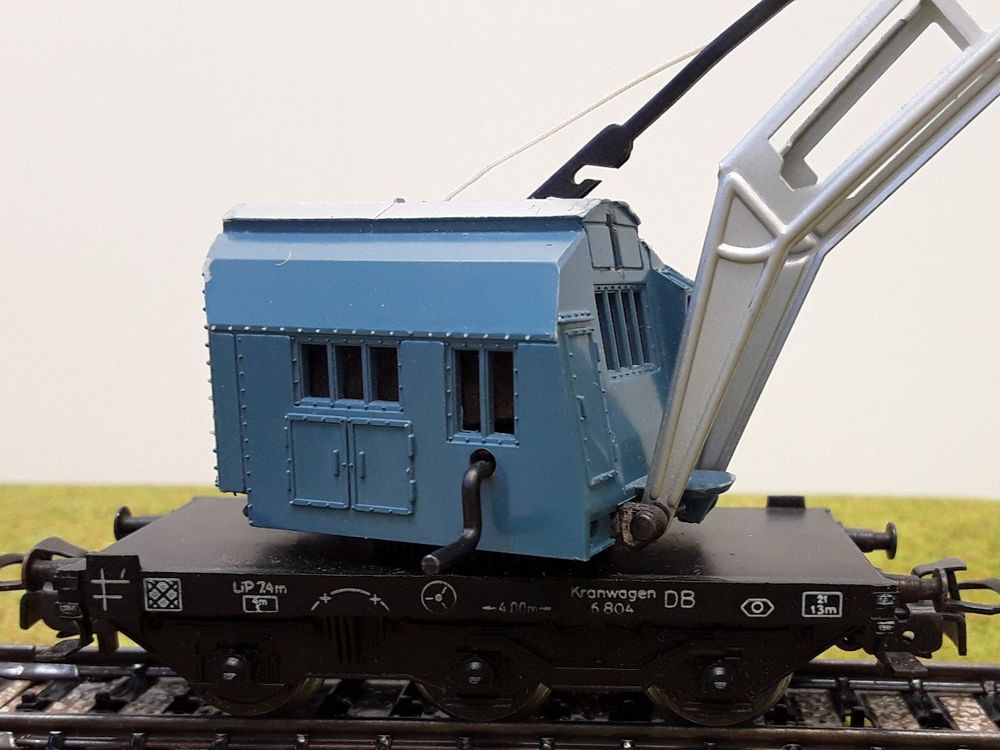 Majorette engin de chantier n°283, camion grue rouge et bleu, 1/100e