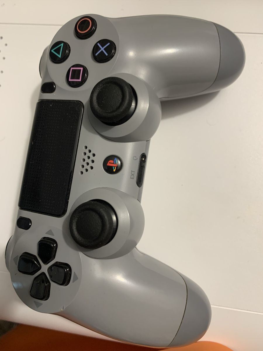Sony Console: PlayStation Dualshock 4 20th anniversary edition – Usato da Zürich venduto da Gani 4