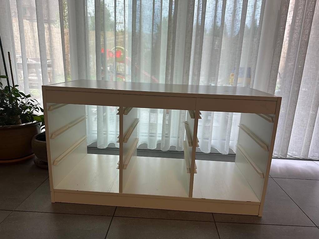 Scaffali: IKEA TROFAST Regal weiss CHF 30. – Usato da turbenthal venduto da spongi13
