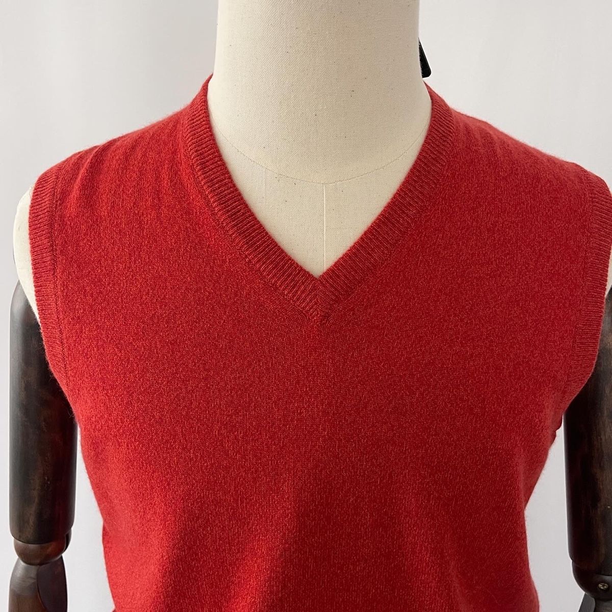 Gilet & Giacche: FERU Cashmere Vest new – Nuovo e nell'imballaggio originale da Freienbach venduto da Avviivva_Shop 1