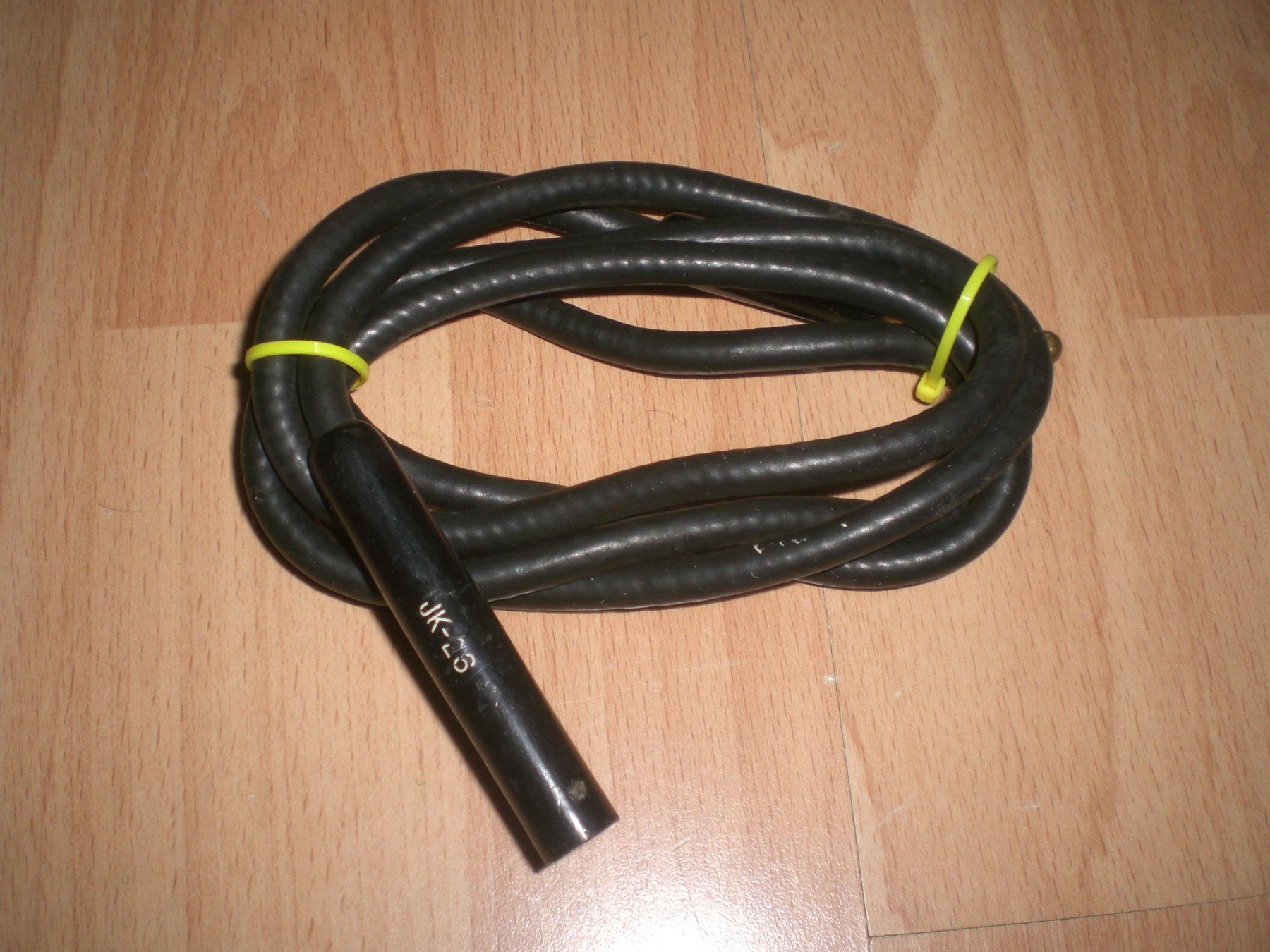 Technique de radiocom: 2 Funkgerät Kabel Headset oder Mikrofon – D'occasion à Grellingen par Neuron67 2