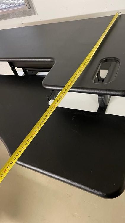 Fixations: Büro Komputer Halter (NP $525) – D'occasion à Beinwil am See par nayelidalisay 1