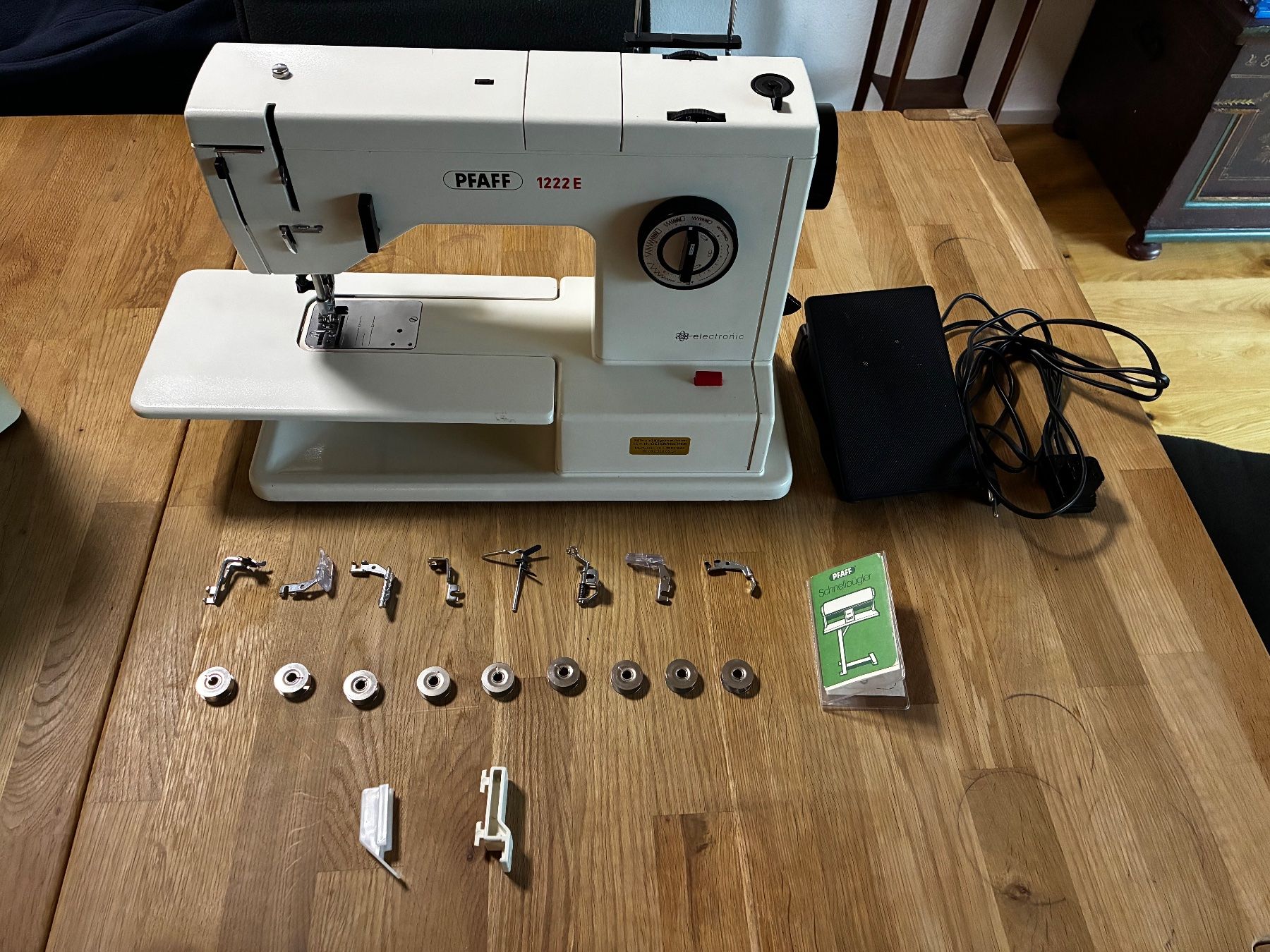 Pfaff Machines à coudre: Pfaff 1222 E – Défectueux à Scheuren par iskawne 2