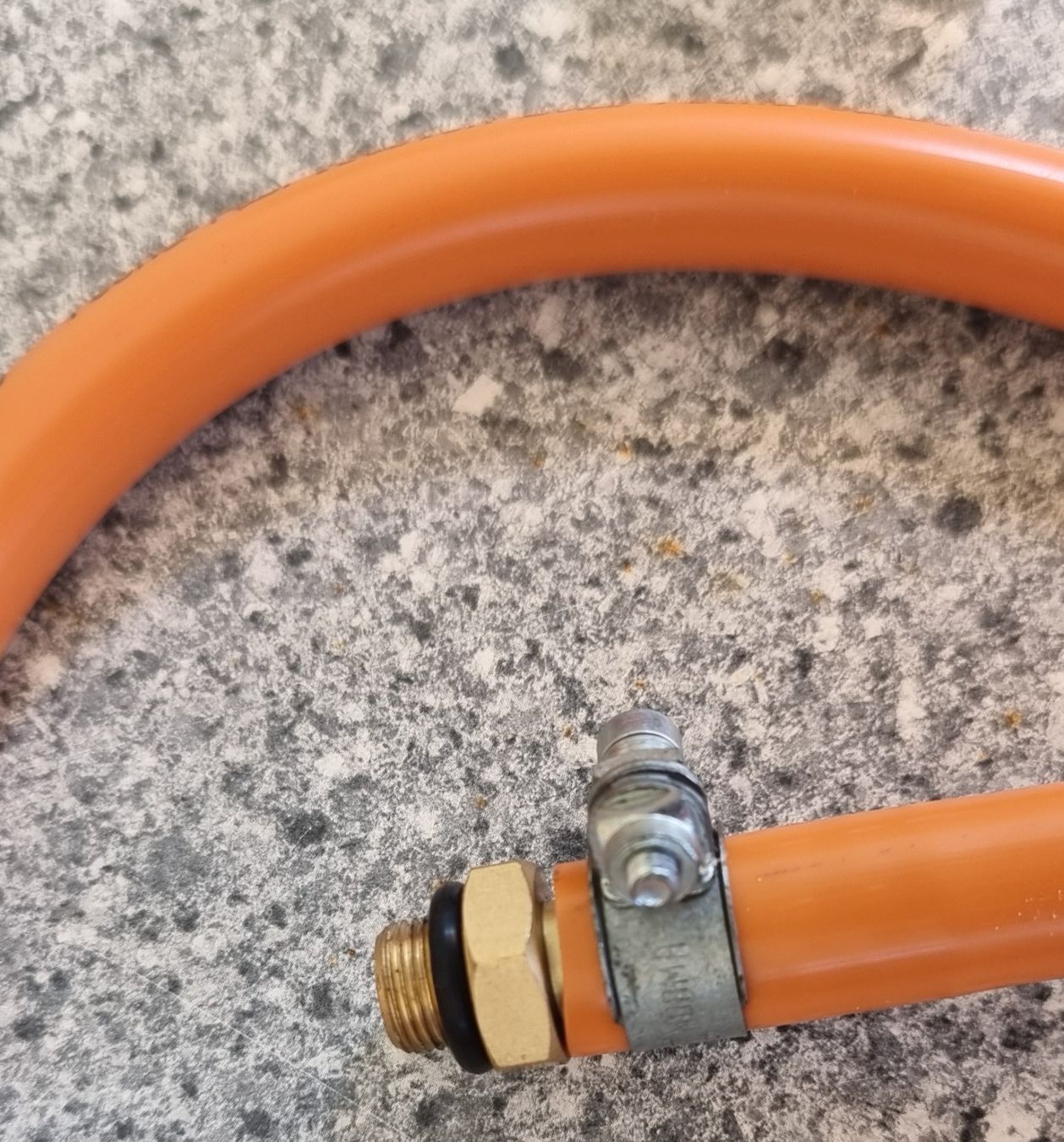 Apparecchiature e tecnologia a gas: Camping Gasadapter Ventiladapter Mit Ca.Gasschlauch 150cm – Nuovo (secondo la descrizione) da Oberburg venduto da Audi-Q5 1