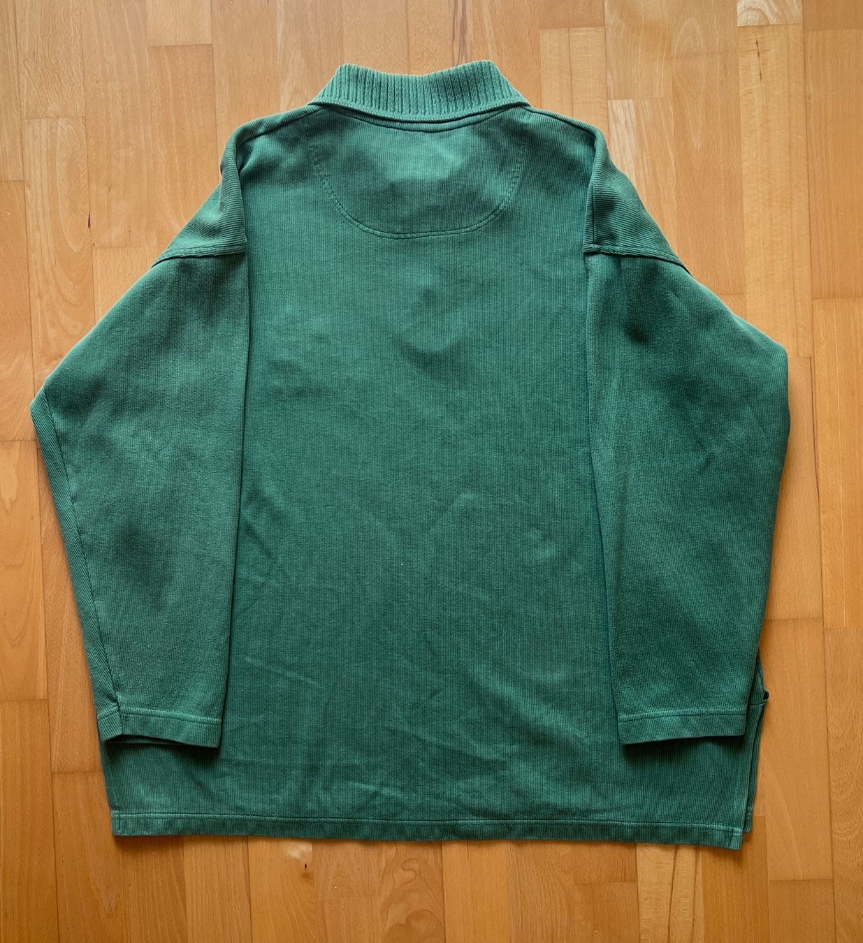: Grüner Vintage Pullover mit Gartenzwergen – Usato da Therwil venduto da blubblubblubb 5