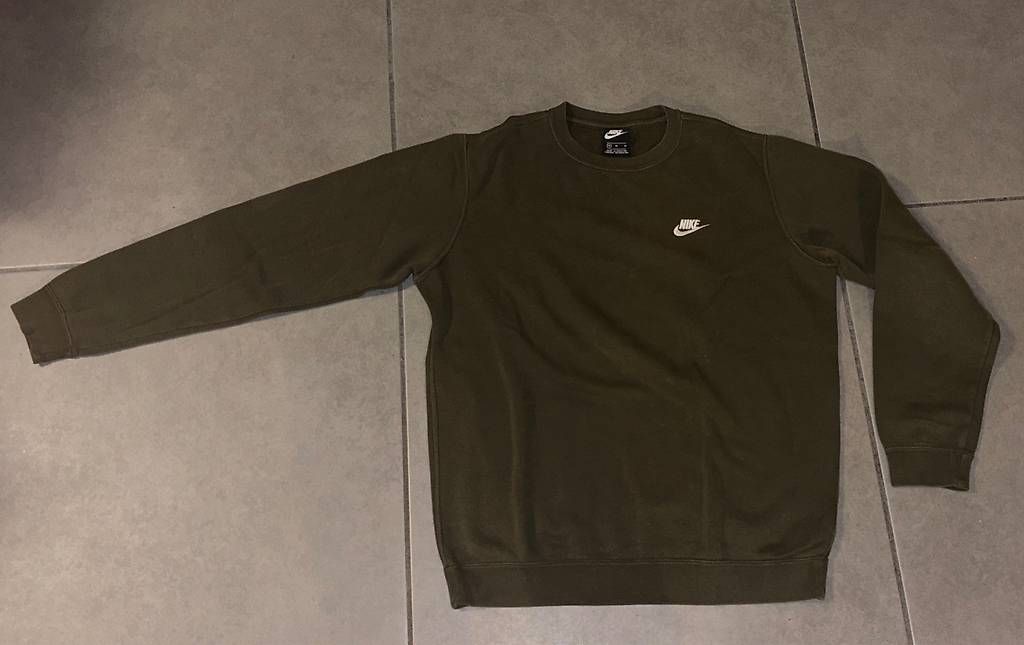 Maglioni & Felpe: Sweet Nike vert Taille M – Usato da Confignon venduto da meg_qb7b