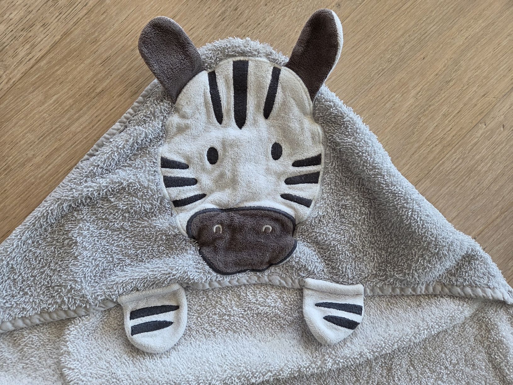 Teli da bagno: Super süesses Kapuzenbadetuch Zebra, C&A – Usato da Hinwil venduto da Jessica13 1