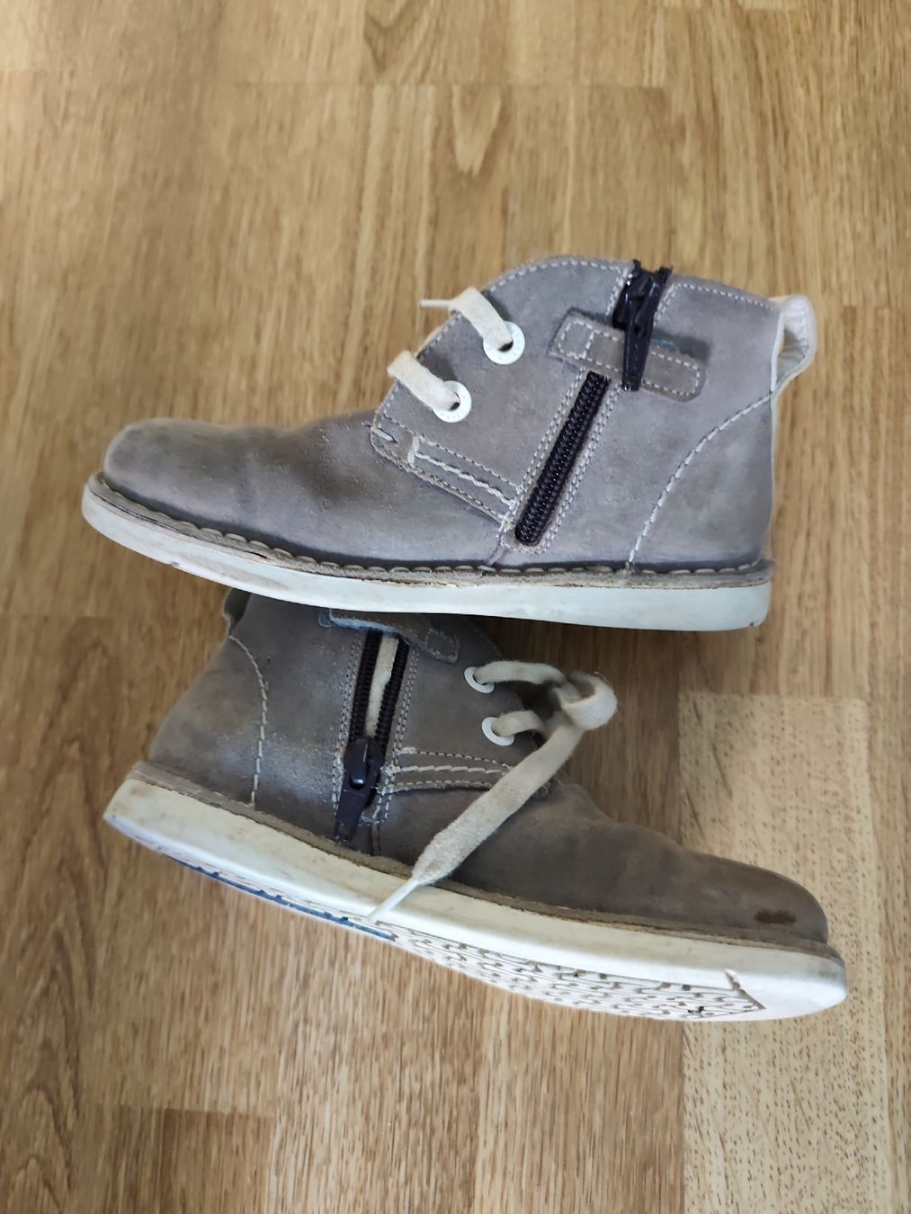 Scarpe da uomo: Birkenstock Kinderschuhe Grau Grösse 29 – Usato da Bern venduto da mejito 2