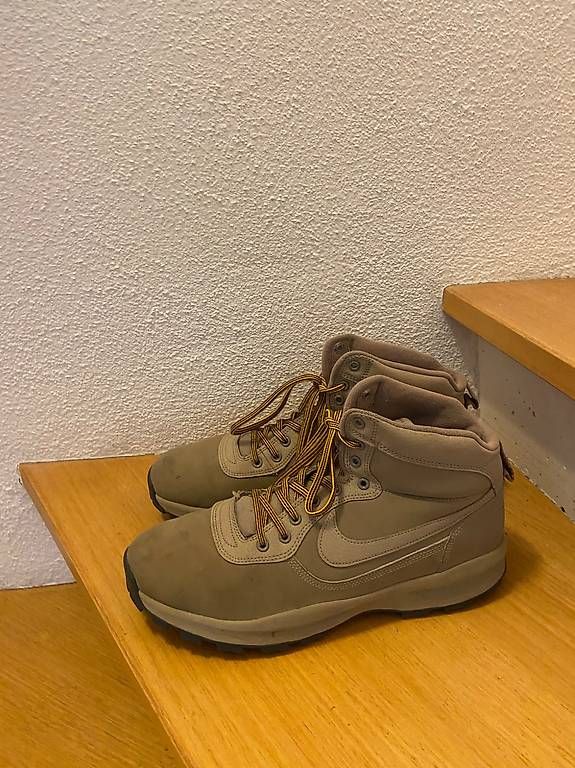 Herrenschuhe: Nike Wanderschuhe 45.5 – Gebraucht aus Mettmenstetten von Beststeller 4