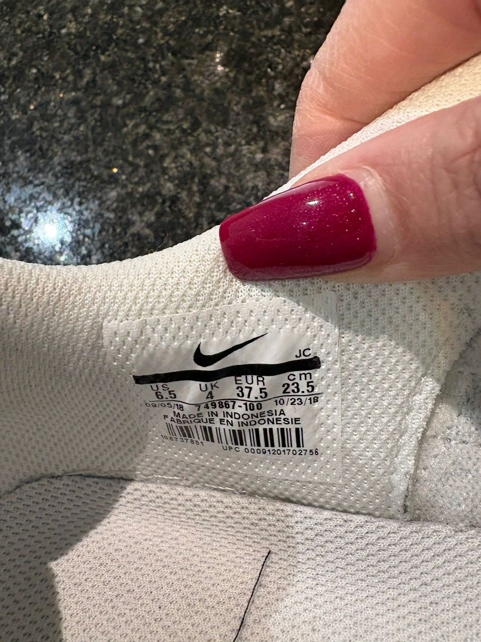 Scarpe da donna: Sportschuhe – Usato da Jonschwil venduto da Dr.MeganHunt 1